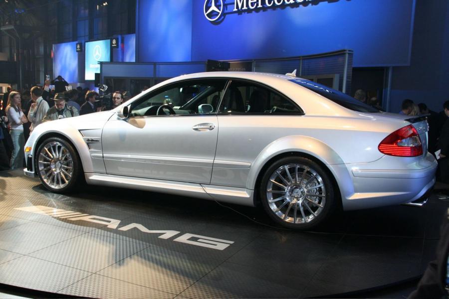  Mercedes-Benz CLK63 AMG Black Edition 2007 года  (фото 20 из 61)
